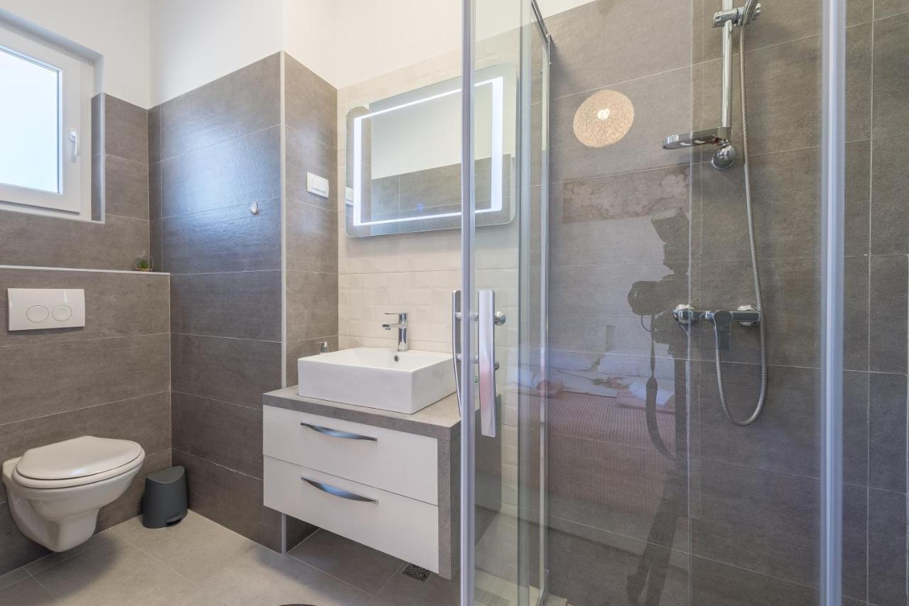 Experience Only The Best - House Kamber Биоград на Мору Екстериор снимка